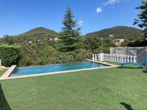 Villa 13 personnes avec piscine à débordement
